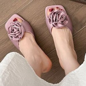 Женские босоножки с цветком и маленьким каблуком, розовые