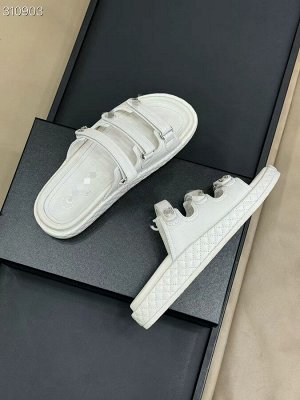 Шлепанцы женские кожаные белые