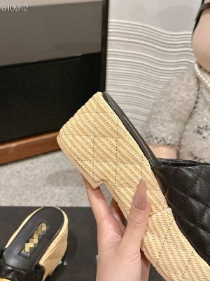 Сабо женские кожаные на танкетке