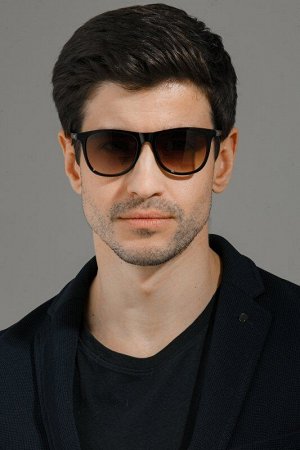 Viano g02 Описание																																																										Форма и тип оправы: вайфарер, прямоугольная
Цвет линзы: коричневый (коньячный) градиент (переход от темного к светлому), лег