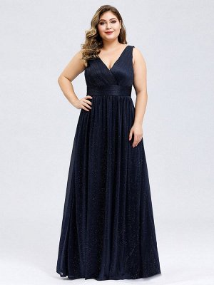 Вечернее длинное темно-синее платье с V-образным вырезом на бретельках из блестящей ткани