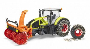 Трактор Claas Axion 950 c цепями и снегоочистителем