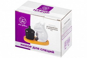 Набор для специй 2 пр. 9,8*6*9 см "Белочка с черным желудем" на деревянной подставке