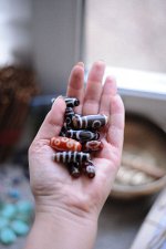 Бусины Дзи с рисунками