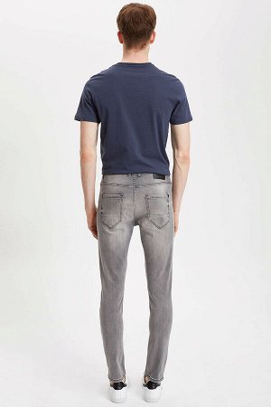 брюки Размеры модели: рост: 1,87 грудь: 77 талия: 95 бедра: 93 Надет размер: 30 Elastan 2%,хлопок 98%