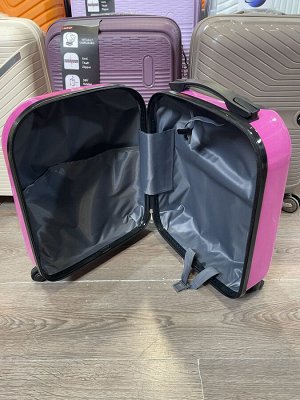 Чемодан детский Кролик 20 л