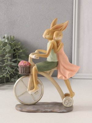 Фигурка полистоун «Романтика. Кролики: катание на велосипеде», 16x6.5x22.5 см