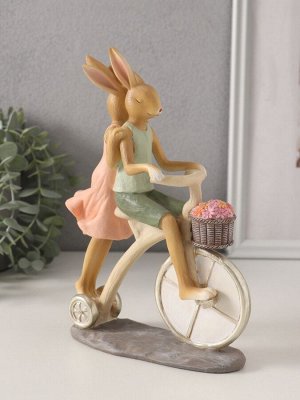 Фигурка полистоун «Романтика. Кролики: катание на велосипеде», 16x6.5x22.5 см