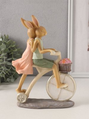 Фигурка полистоун «Романтика. Кролики: катание на велосипеде», 16x6.5x22.5 см