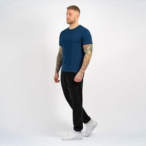 Футболка Индиго
Футболка мужская с круглым вырезом горловины.
Материал:
Cotton - материал из натуральных волокон, который удобен в носке, быстро впитывает и отводит от тела влагу, хорошо пропускает во