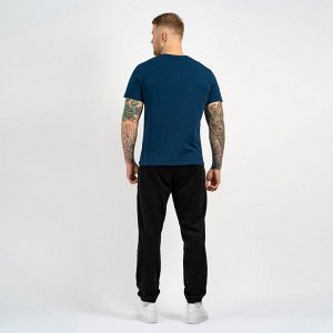 Футболка Индиго
Футболка мужская с круглым вырезом горловины.
Материал:
Cotton - материал из натуральных волокон, который удобен в носке, быстро впитывает и отводит от тела влагу, хорошо пропускает во