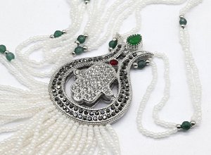 Колье из бисера с турецким мельхиором светлым и хризопразом