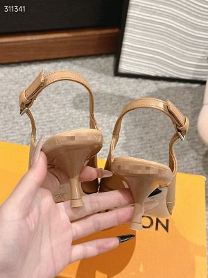 Босоножки женские кожаные