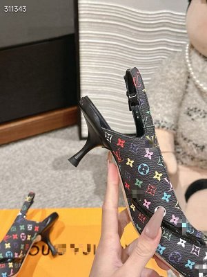 Босоножки женские кожаные