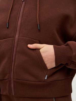 Толстовка Цвет: шоколадный
Вид застежки: Молния
Рисунок: без рисунка
Сезон: зима
Состав: 72% хлопок; 20% полиэстер; 8% лайкра
Уход за вещами: машинная стирка при t не более 40C
Фактура материала: трик