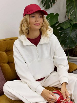 Худи Milky Артикул: NW10.1125.1
Цвет: Молочный
Тип ткани: 87% хлопок 13% полиэстер
Размер на модели: XS

- Оверсайз силуэт
- Воротник на молнии
- Силиконовая нашивка спереди
- Спущенная линия плеча
