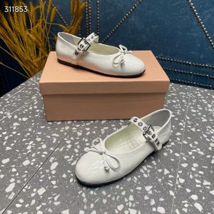 Балетки женские кожаные лаковые