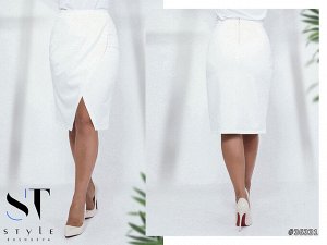 Юбка 36331 Стильная юбка миди длины – беспроигрышный вариант лука для создания лаконичных сдержанных образов в стиле casual. Трендовый силуэт на запах образует разрез, который додает образу загадки. В