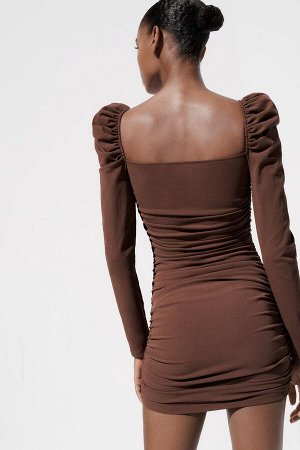 платье ЦВЕТ как на первом фото КОРОТКОЕ ЭЛАСТИЧНОЕ ПЛАТЬЕ СО СБОРКАМИ (KURZES ELASTISCHES KLEID MIT RAFFUNGEN) Платье из эластичной ткани с V-образным вырезом. Длинные рукава с пышными плечами. Собира