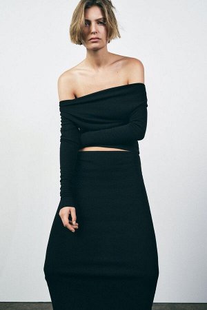 топ ЦВЕТ как на первом фото АСИММЕТРИЧНЫЙ МЯГКИЙ ВЕРХ ИЗ ИНТЕРЛОКА (ASYMMETRISCHES SOFT-INTERLOCK-TOP) Топ с драпированным асимметричным вырезом и длинными рукавами. СОСТАВ МАТЕРИАЛА, ИНСТРУКЦИИ ПО УХ