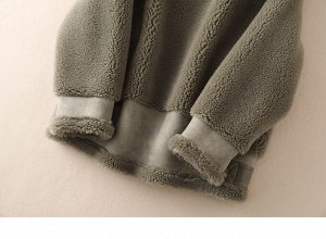 Куртка Куртка, оформленная длинными рукавами и застежкой на молнию, овечья шерсть/полиэстер. Размер (обхват груди, длина рукава, длина изделия, см): S (110,46,64), M (114,47,65), L (118,48,66)