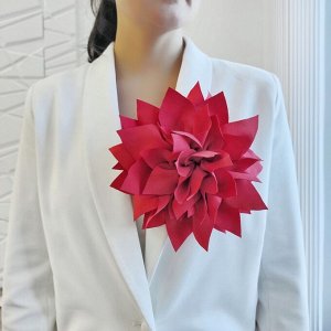 Цветок - брошь большой, цвет алый