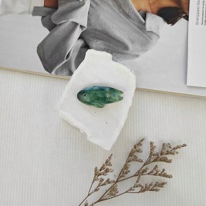 Брошь из керамики Рыбка, цвет зелёный