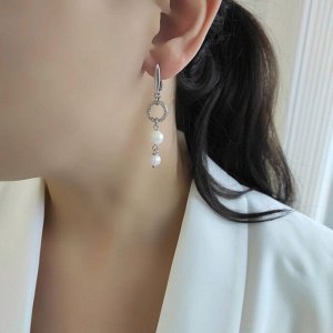 Серьги асимметрия с жемчугом в белом металле