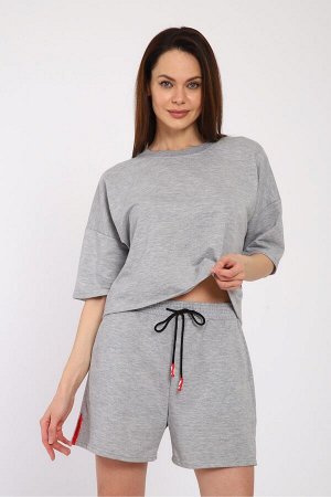 Костюм Состав: 80% хлопок, 20% п/э
Ткань: футер 2х нитка, петля
Параметры модели: Рост 170 см, 88-59-90