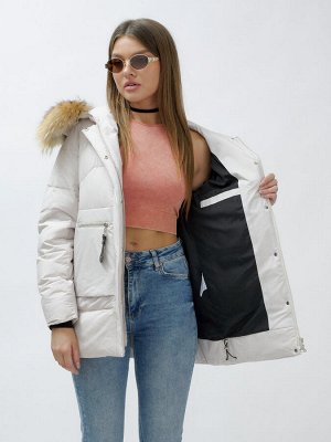 Куртка женская зимняя с мехом енот премиум класса бежевого цвета 3322_1B