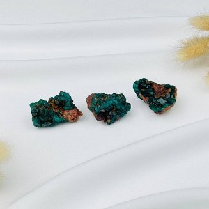 Диоптаз Цвет камня: Зелёный
Месторождение: Намибия
Камень: Диоптаз
Поверхность: Необработанный
Размер: 3 см