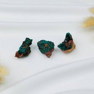 Диоптаз Цвет камня: Зелёный
Месторождение: Намибия
Камень: Диоптаз
Поверхность: Необработанный
Размер: 3 см