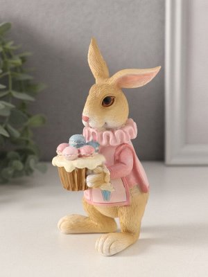 Фигурка полистоун «Заяц с кексом с макарунами, в розовом», 8?7?13.5 см