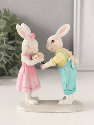 Фигурка полистоун «Зайчата. Первое свидание», 11x5x14 см