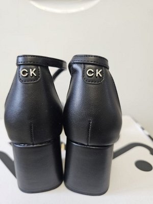 Calvin Klein босоножки 39р