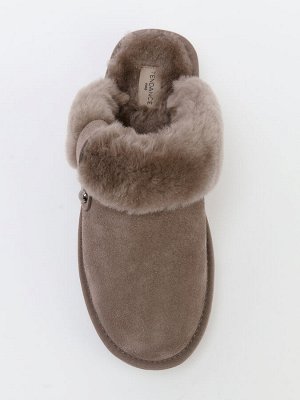 Женские шлепанцы