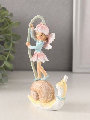 Фигурка полистоун «Девочка-фея на улитке с колокольчиком», 8*3.5*13.5 см