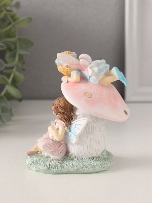 Фигурка полистоун «Девочки-феи с грибочком и кроликом», 9x6.5x10 см