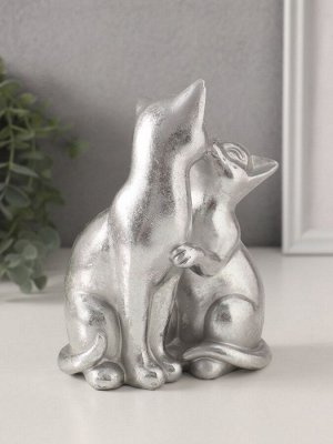 Фигурка полистоун «Кот с кошкой. Поцелуй», серебро, 12x7.5x16 см