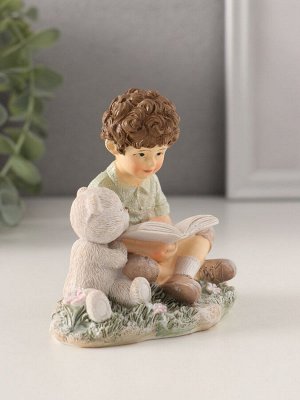 Фигурка полистоун «Кудрявый мальчишка читает книжку медвежонку», 9x7x9 см