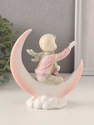 Фигурка полистоун «Малыш-авиатор на месяце», 13x5.5x14 см