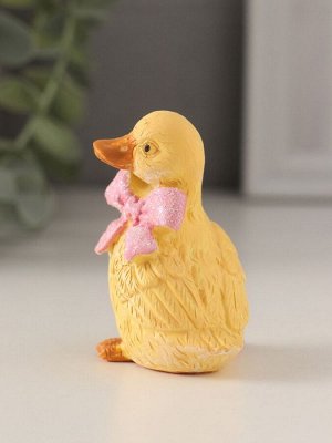 Фигурка полистоун «Утёнок с большим розовым бантом», 4.5x4x6 см