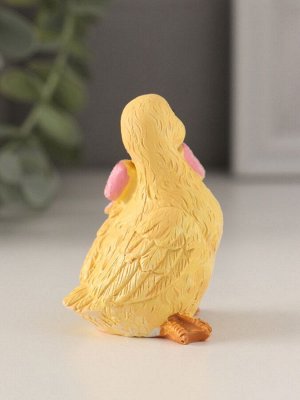 Фигурка полистоун «Утёнок с большим розовым бантом», 4.5x4x6 см