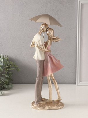 Фигурка «Влюблённые под зонтом», полистоун, бело-розовый, 15x11x35.5x41.5 см