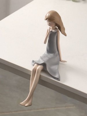 Фигурка «Малышка в сером платье в горошек», полистоун, 14x19x30 см