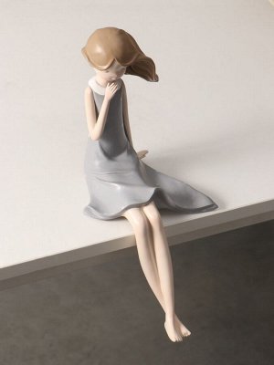 Фигурка «Малышка в сером платье в горошек», полистоун, 14x19x30 см