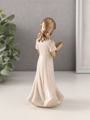Фигурка полистоун «Девочка с книгой», 7.5x6.5x15 см