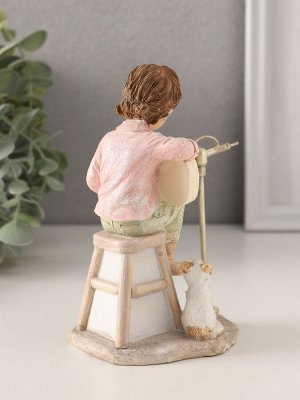 Фигурка полистоун «Мальчишка играет на гитаре, с котёнком», 8x8x13.5 см
