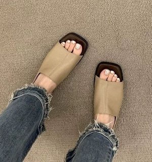 Женские босоножки
