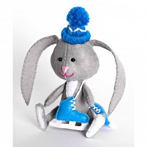 Набор для шитья текстильной игрушки "Зайчонок с коньками" 13,5 см